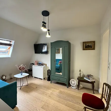 Cosy 5 Minutes Tour Eiffel Париж